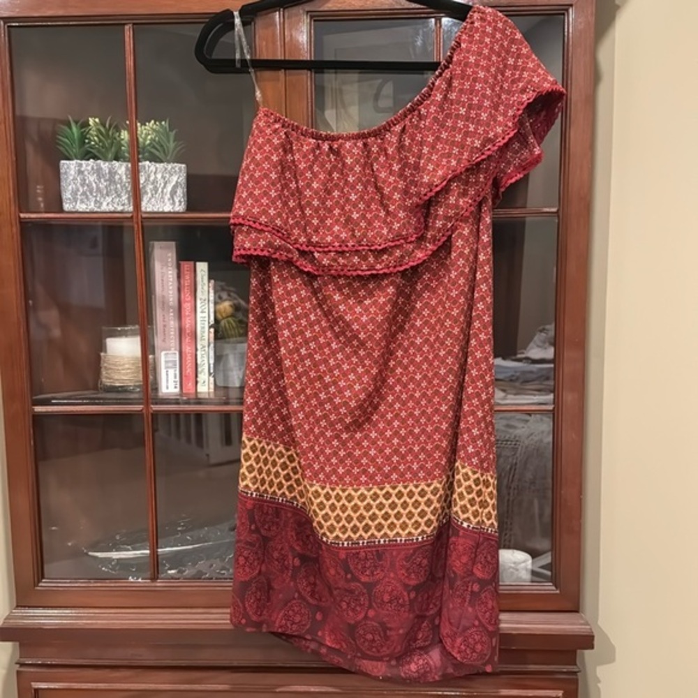 Xhilaration one shoulder dress. Juniors large.